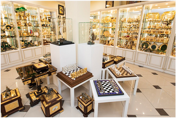 40 тысяч товаров, 350 поставщиков, одна «1С: УНФ»